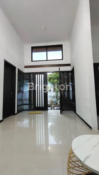 image DI SEWAKAN RUMAH FURNISH STRATEGIS DI JALAN CANDI CANDI MALANG (2)
