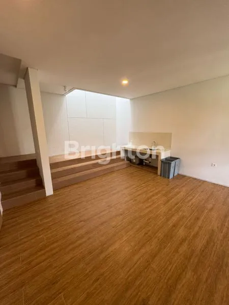 image RUMAH EKSKLUSIF TERRAVIA ADORA BSD – 3 MENIT KE EASTVARA MALL (4)