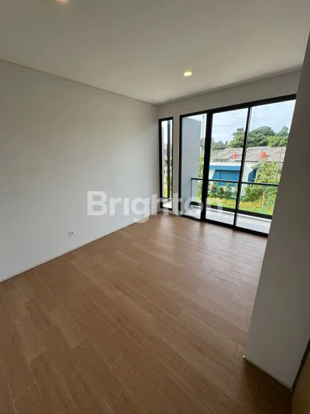 image RUMAH EKSKLUSIF TERRAVIA ADORA BSD – 3 MENIT KE EASTVARA MALL (3)