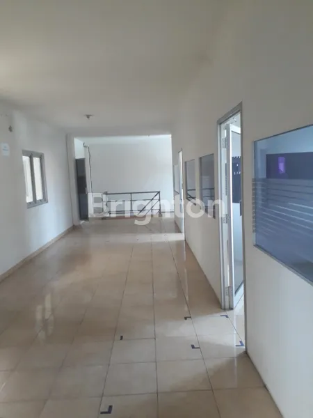 image GUDANG TERAWAT DI JL. RATNA JATIBENING, 20 MENIT KE TOL & LRT JATIBENING (3)