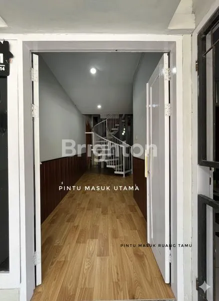 image RUMAH 3 LANTAI DI WIKA, LT 152M², 4 KT (7)