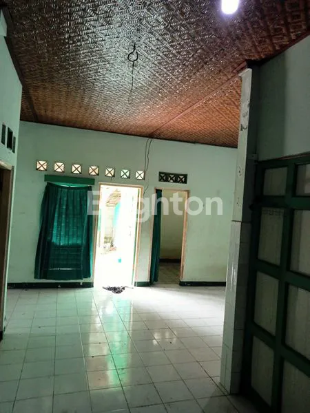 image MURAH, RUMAH HALAMAN LUAS, PINGGIR JALAN ASPAL, DEKAT KAMPUS UNISA GAMPING. (2)