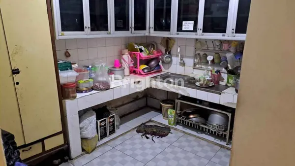 image BUTUH CEPAT LAKU RUMAH SECOND RUNGKUT LOKASI STRATEGIS DEKAT MERR, DEKAT BANDARA  (4)