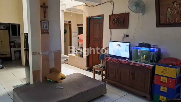 image BUTUH CEPAT LAKU RUMAH SECOND RUNGKUT LOKASI STRATEGIS DEKAT MERR, DEKAT BANDARA  (5)