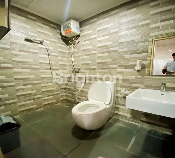 image DISEWAKAN RUKO EKSKLUSIF DI JALAN RAYA BOULEVARD , KELAPA GADING (6)