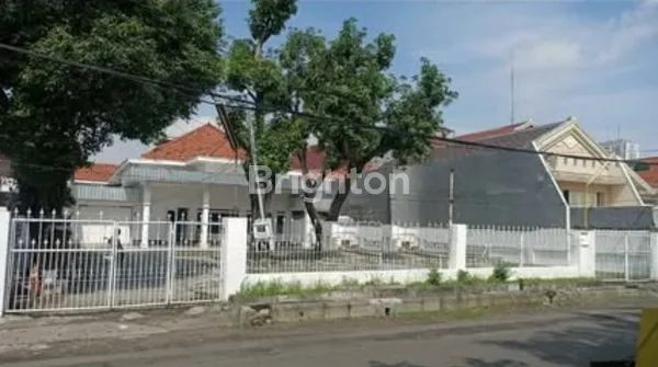 image DIJUAL RUMAH JALAN NIAS TENGAH KOTA SURABAYA COCOK UNTUK USAHA, KANTOR ATAU CAFE, BANGUNAN KOKOH  (1)