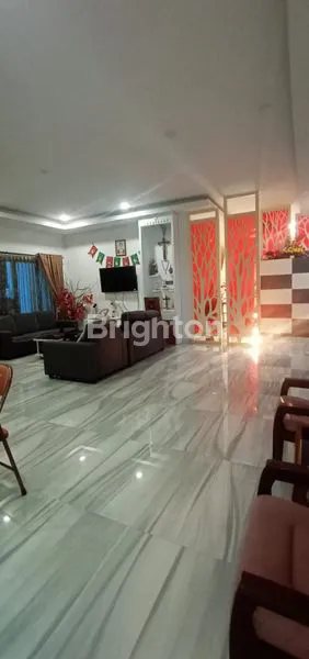 image RUMAH CANTIK 3 LANTAI BOULEVARD CENTRAL SUKAJADI (5)