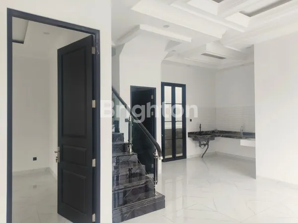 image RUMAH MEWAH ELEGAN PERUMAHAN GALAXY BUMI PERMAI DEKAT MANYAR, KLAMPIS, MERR (2)