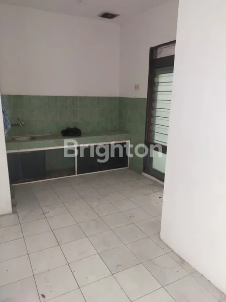 image RUMAH LOKASI STRATEGIS COCOK UNTUK KANTOR ATAU USAHA DI KUTISARI INDAH (7)