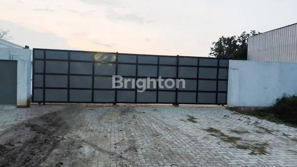 image GUDANG BARU SIAP PAKAI KEC. SEPATAN KAB. TANGERANG UK. 24X60 M2 READY 5 UNIT LUAS GUDANG 1440 M2 LANTAI BETON CEILING 13 METER ADA AREA PARKIR RUANG TERBUKA HIJAU KANTOR DAN RUANG SANTAI TERSENDIRI ROW JALAN KONTAINER DALAM KOMPLEK GUDANG CCTV 24 JAM (2)