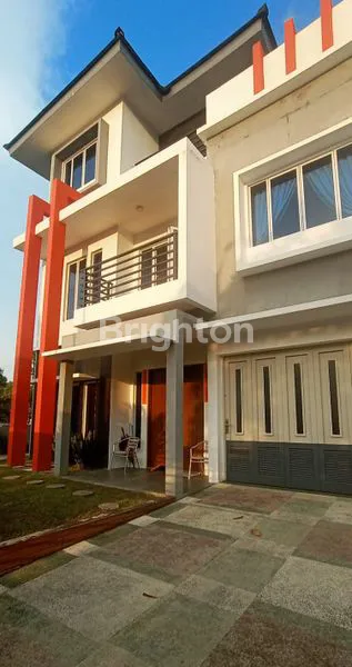 image RUMAH CANTIK 3 LANTAI BOULEVARD CENTRAL SUKAJADI (1)