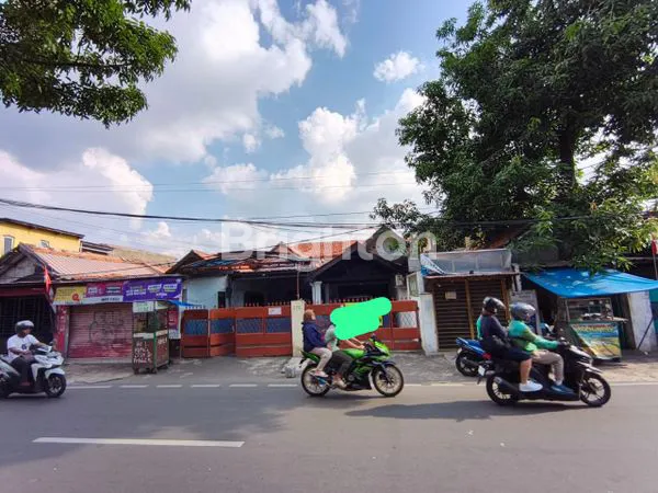 image DI JUAL RUMAH TUA HITUNG TANAH BAGUS UNTUK INVESTASI DIKAWASAN CILILITAN BESAR KRAMAT JATI JAKARTA TIMUR  (1)