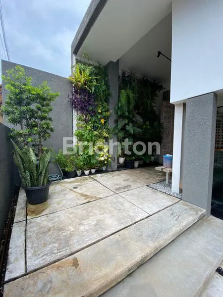 image RUMAH HOEK EKSKLUSIF DI PULOMAS (2)