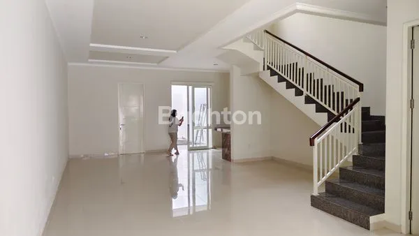 image DIJUAL RUMAH BARU 2LT MANYAR TIRTOASRI (1)