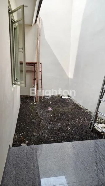 image DIJUAL RUMAH BARU 2LT MANYAR TIRTOASRI (3)
