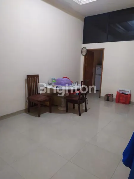 image RUMAH SIAP HUNI DI PADEMANGAN, LOKASI STRATEGIS, DEKAT ANCOL, MANGGA DUA (2)
