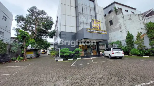 image SUPER STRATEGIS GEDUNG + GUDANG (1)