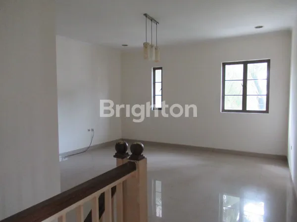 image RUMAH HOOK DI TAMAN BUKIT CHEDI - LIPPO KARAWACI - SHM (6)