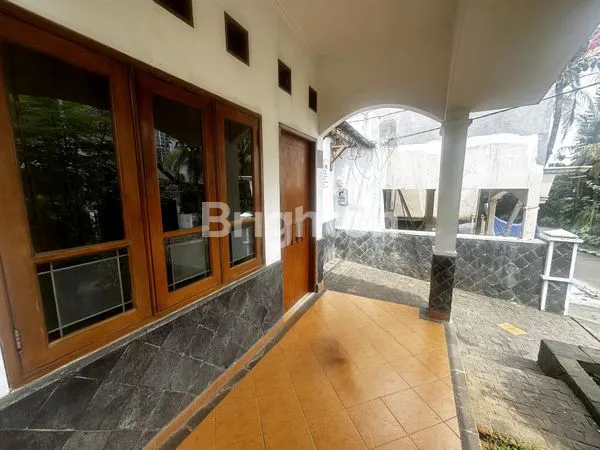 image HUNIAN STRATEGIS 5 KAMAR DI PESONA KHAYANGAN, DEPOK (2)