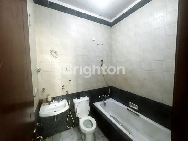 image HUNIAN STRATEGIS 5 KAMAR DI PESONA KHAYANGAN, DEPOK (6)