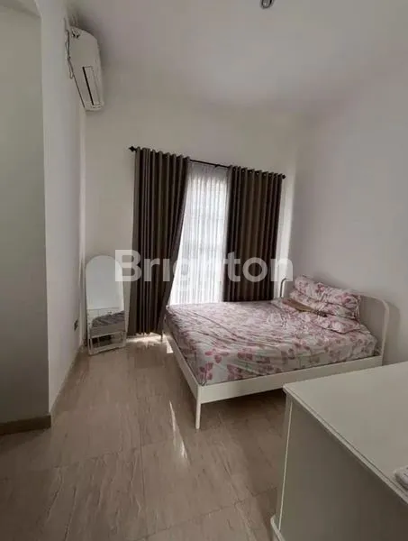 image HUNIAN CANTIK DEKAT DENGAN UI  (6)