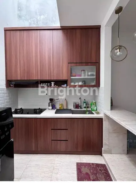 image HUNIAN CANTIK DEKAT DENGAN UI  (4)