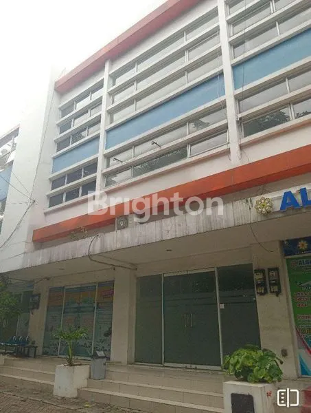 DISEWAKAN KANTOR 3 LANTAI DI COMMERCIAL PARK, LOKASI STRATEGIS