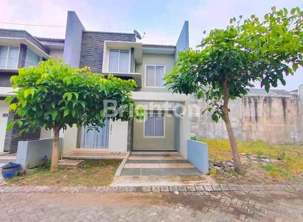 image VILA 2 LANTAI DI CLUSTER PERUMAHAN SIDOMULYO KOTA BATU (1)