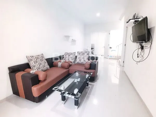 image VILA 2 LANTAI DI CLUSTER PERUMAHAN SIDOMULYO KOTA BATU (3)