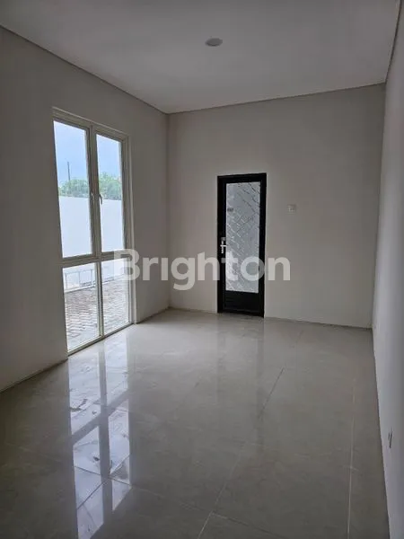 image RUMAH SIAP HUNI AREA DIAN ISTANA WIYUNG, SURABAYA BARAT (6)