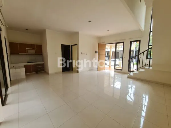 image RUMAH MINIMALIS DENGAN 4 KAMAR TIDUR DI DISCOVERY , BINTARO JAYA , TANGERANG  (4)