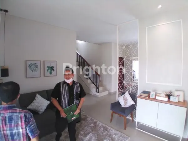 image RUMAH MEWAH SEMI FURNISHED DI OCBD, 0 KM DARI TOL BORR (3)