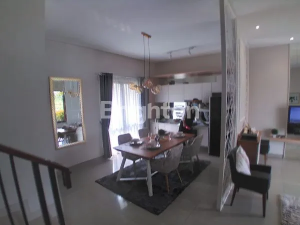 image RUMAH MEWAH SEMI FURNISHED DI OCBD, 0 KM DARI TOL BORR (4)