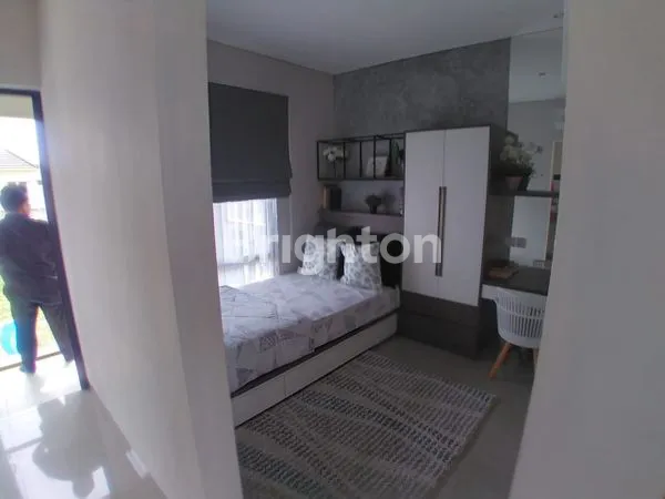 image RUMAH MEWAH SEMI FURNISHED DI OCBD, 0 KM DARI TOL BORR (6)