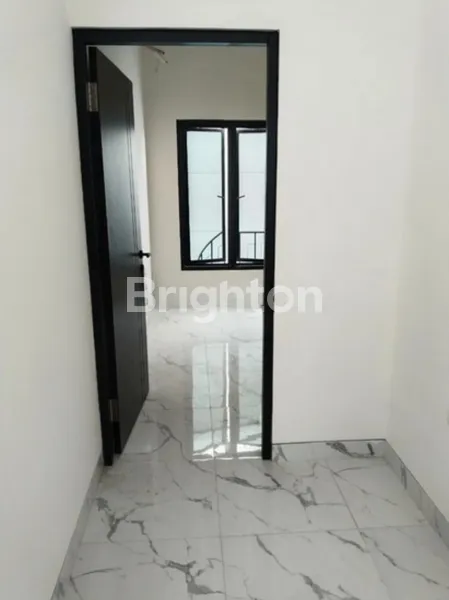 image RUMAH BARU 2 LANTAI TENGGILIS MEJOYO DEKAT RS UBAYA, KEDAUNG, RUNGKUT (3)
