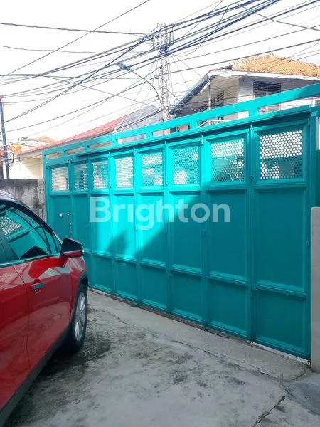 image DI JUAL RUMAH BERIKUT KOS DAN KIOS, SNGT COCOK UNTUK USAHA, KANTOR, INVESTASI. (3)