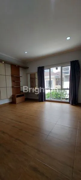 image RUMAH BSD CITY,DEKAT DENGAN FASUM BSD CITY,DEKAT DGN IPEKA,ROW JALAN LEBAR,RUMAH SIAP HUNI (7)