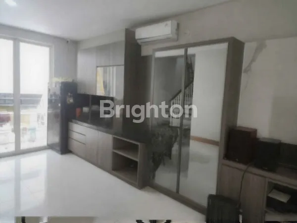 image  RUMAH CITRALAND GREENLAKE  DEKAT KAMPUS UNESA, DEKAT PAKUWON MALL PTC (5)