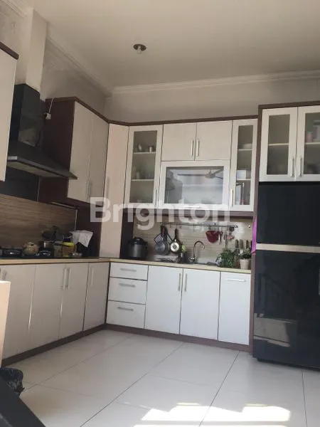 image RUMAH CANTIK 5 LANTAI LUAS 425 JAKARTA BARAT DENGAN LINGKUNGAN YANG RAMAI (5)