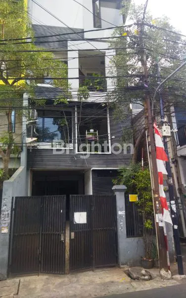 image RUMAH CANTIK 5 LANTAI LUAS 425 JAKARTA BARAT DENGAN LINGKUNGAN YANG RAMAI (7)