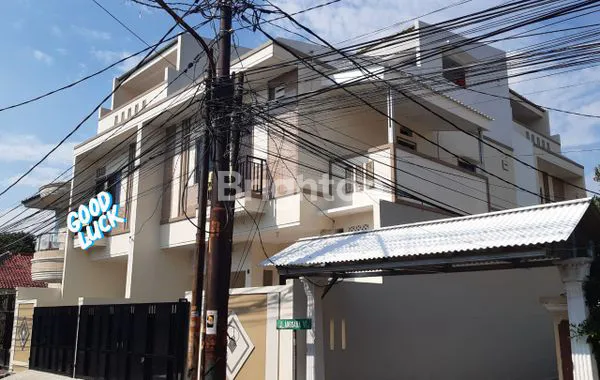 image RUMAH BARU 3 LANTAI DI DURI KEPA, JAKBAR LT 62 LB 160 (1)