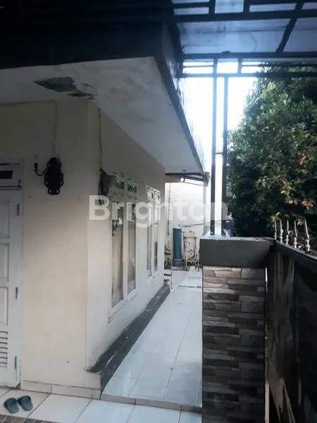 image DI JUAL RUMAH CANTIK 2 LANTAI DAERAH JAKARTA, SIAP HUNI. (6)