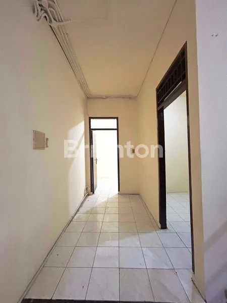 image RUMAH 2½ LANTAI 3KT PINGGIR JALAN BISA USAHA DAN TINGGAL ROW 2 MOBIL DI SUNTER AGUNG JAKARTA UTARA (5)