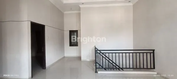 image RUMAH 2 LANTAI JAMBANGAN INDAH ONE GATE DEKET KETINTANG GAYUNGAN AHMAD YANI  (6)