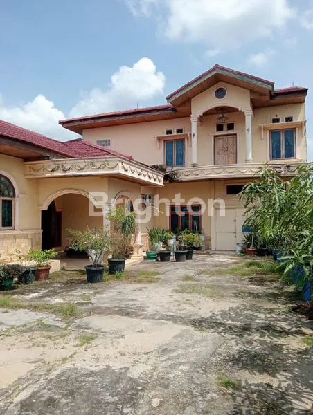 image RUMAH CANTIK 2 LANTAI DI HARAPAN RAYA, LT 836M² (1)