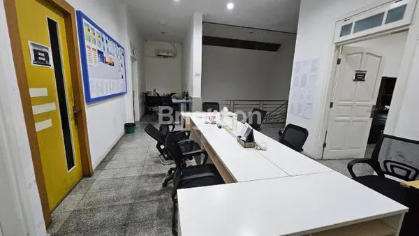 image KANTOR SIAP HUNI DI JALAN POROS HERTASNING, MAKASSAR (8)