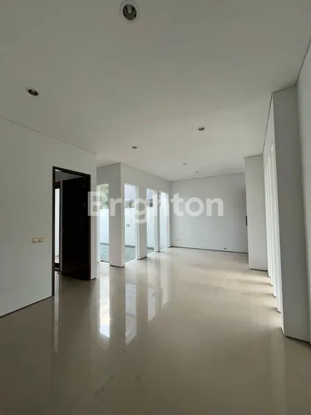 image DISEWAKAN RUMAH DENGAN KOLAM RENANG – JIMBARAN (4)