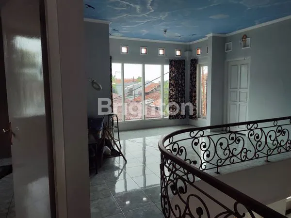 image RUMAH 2 LANTAI LT 270M² DI MARTANEGARA, SHM (3)