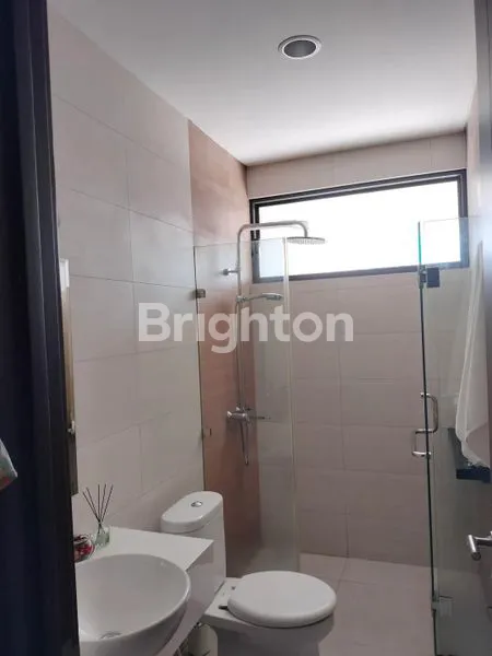 image RUMAH MEWAH LT 105 LB 155 DI CLUSTER DAKOTA SUVARNA SUTERA (8)