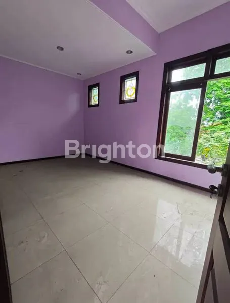 image RUMAH 2LT DI NOL JALAN UTAMA GAYUNGSARI (6)